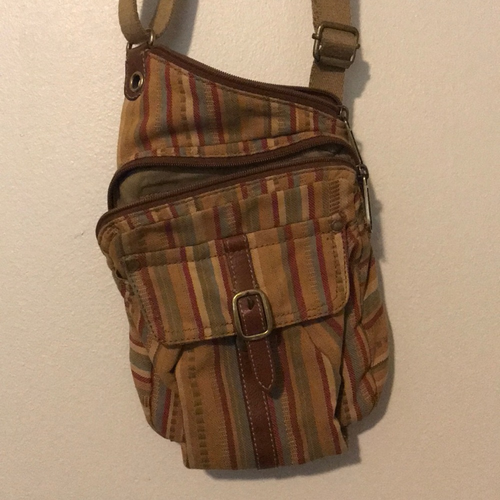 Perfect compact Fossil crossbody purse!